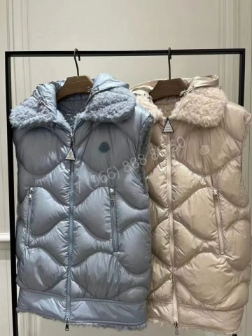 Жилет Moncler