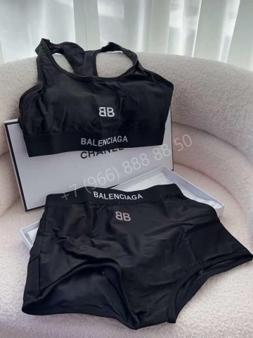 Костюм Balenciaga
