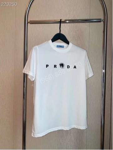 Футболка Prada