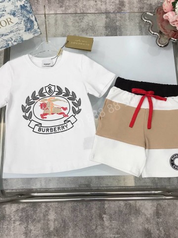 Костюм Burberry