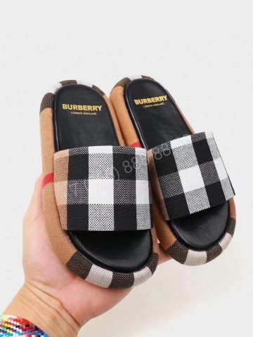 Шлепанцы Burberry