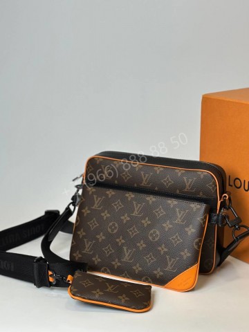 Сумка-мессенджер Louis Vuitton