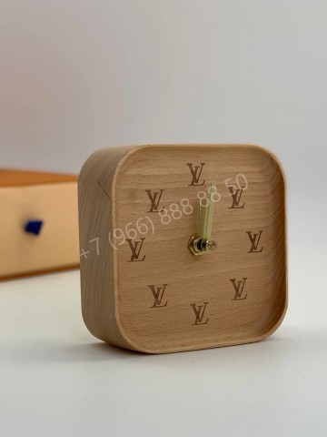 Часы Louis Vuitton
