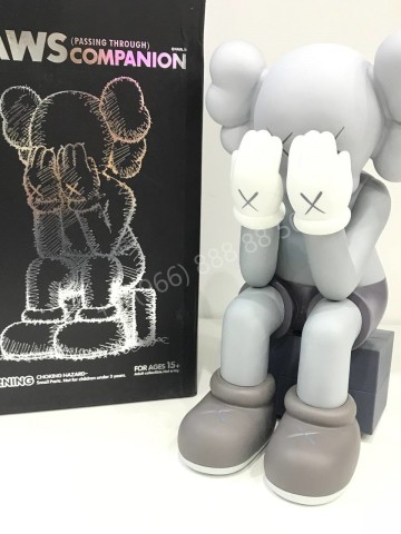 Фигурка Kaws