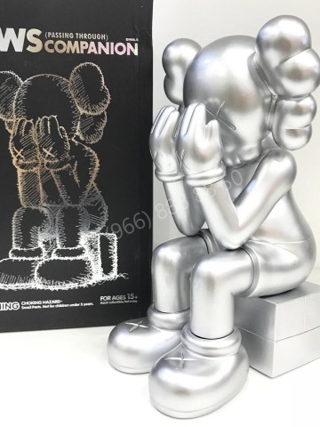 Фигурка Kaws