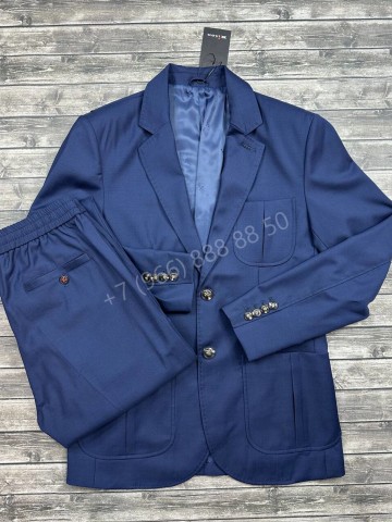 Костюм Kiton