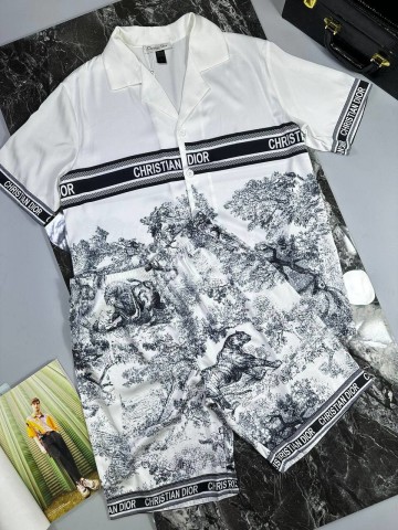 Прогулочный костюм Christian Dior