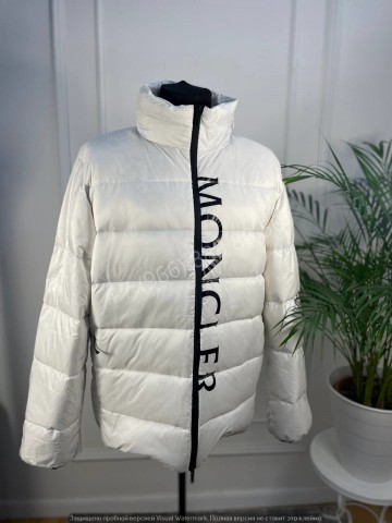 Пуховик Moncler