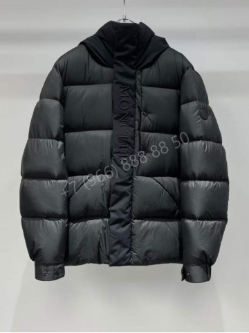 Пуховик Moncler