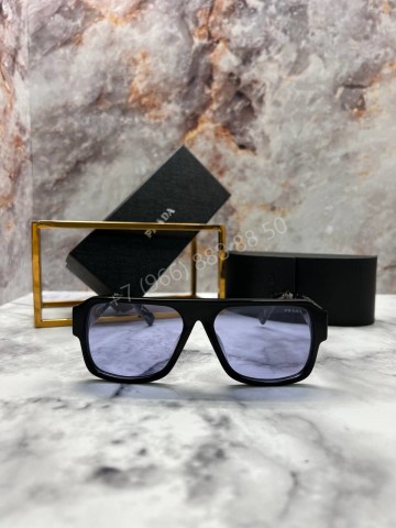 Солнцезащитные очки Prada